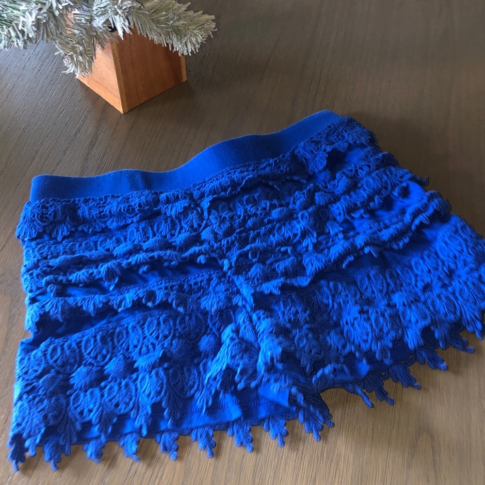 Express 🩷 Royal Blue Lace Shorts Sz Women xs